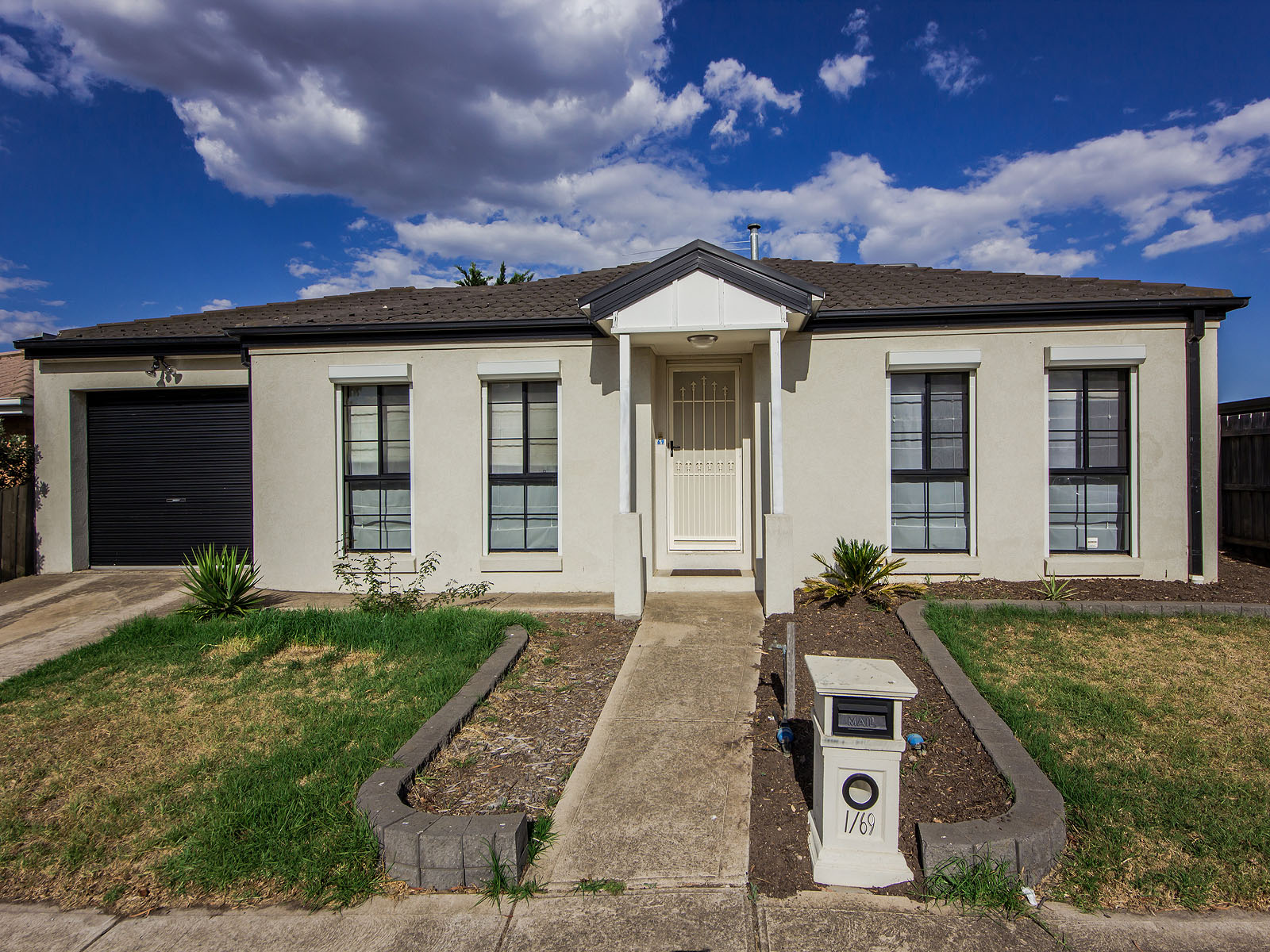 1/69 Delbridge Drive, Sydenham VIC