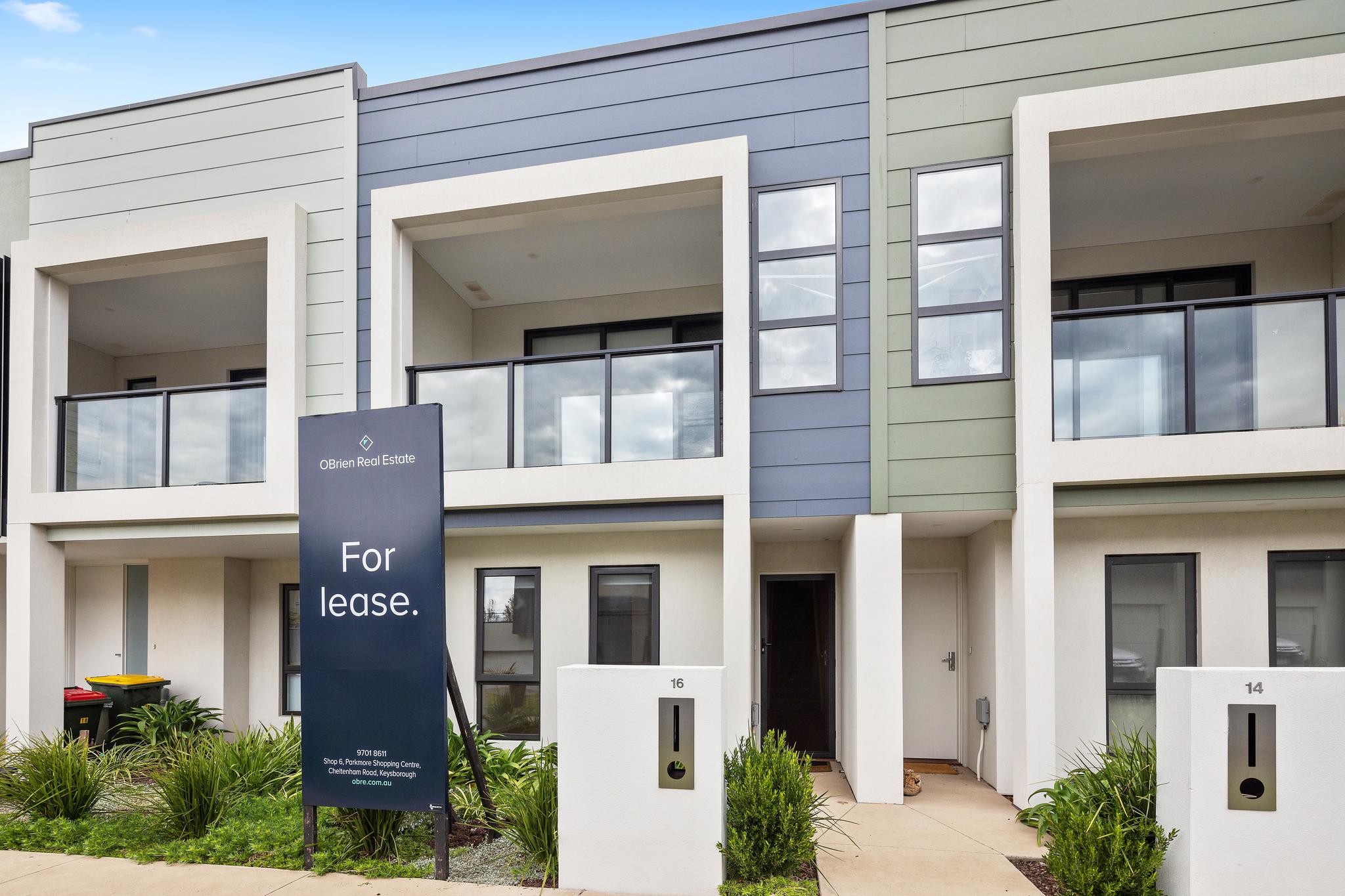 16 Hardy Loop, Keysborough VIC