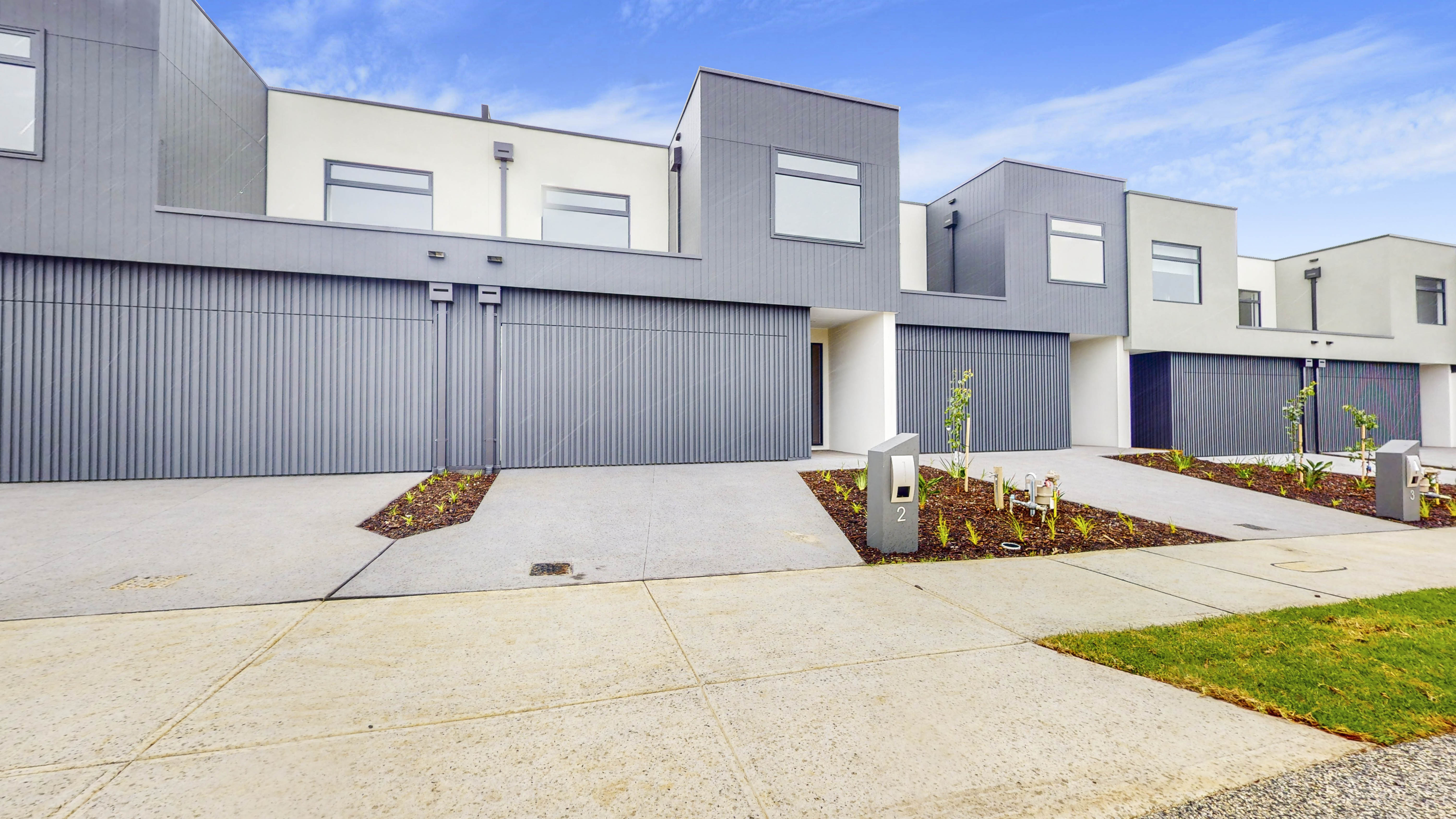 2 Ritz View, Cranbourne North VIC