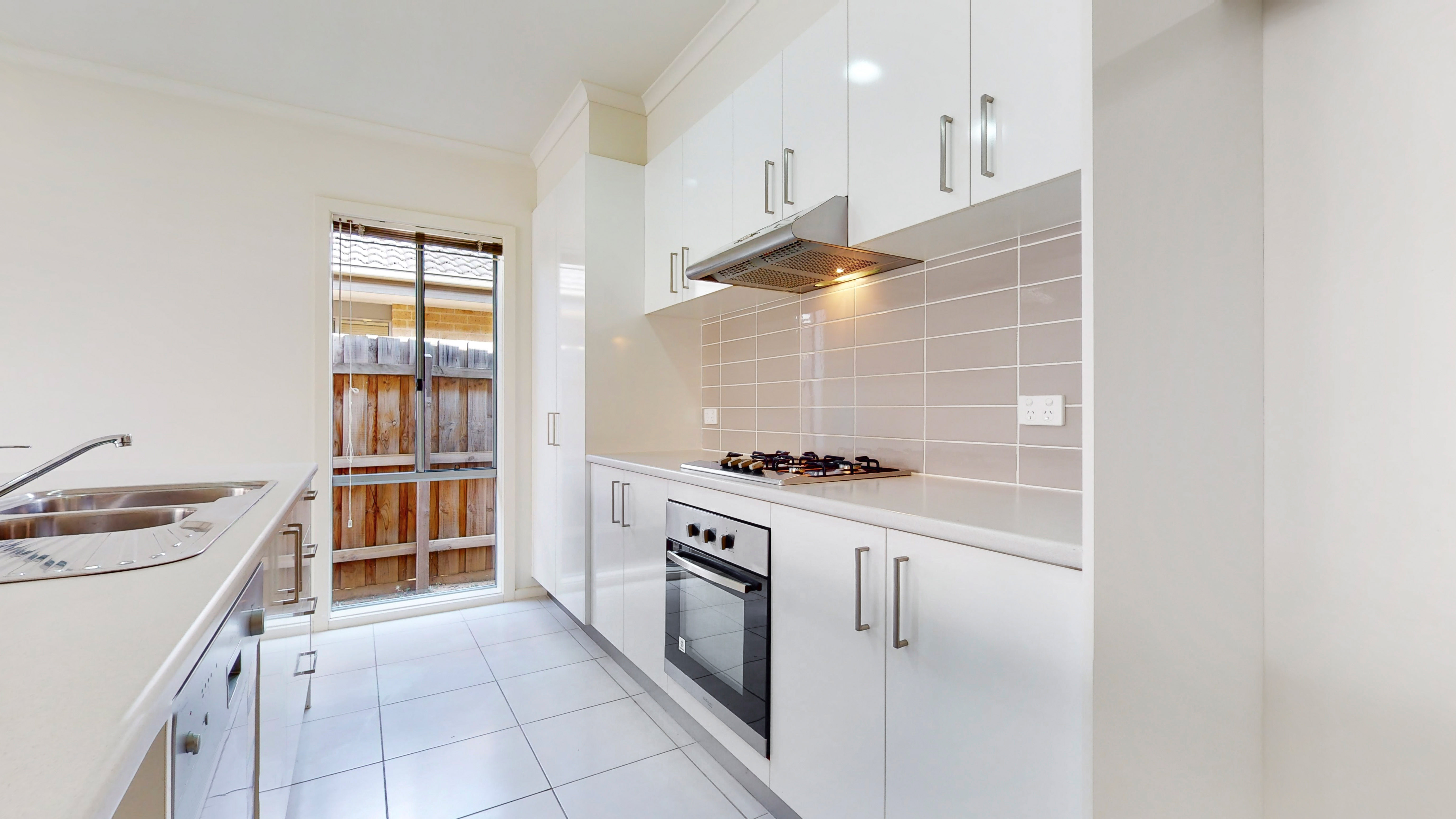 98 Broderick Road, Carrum Downs VIC