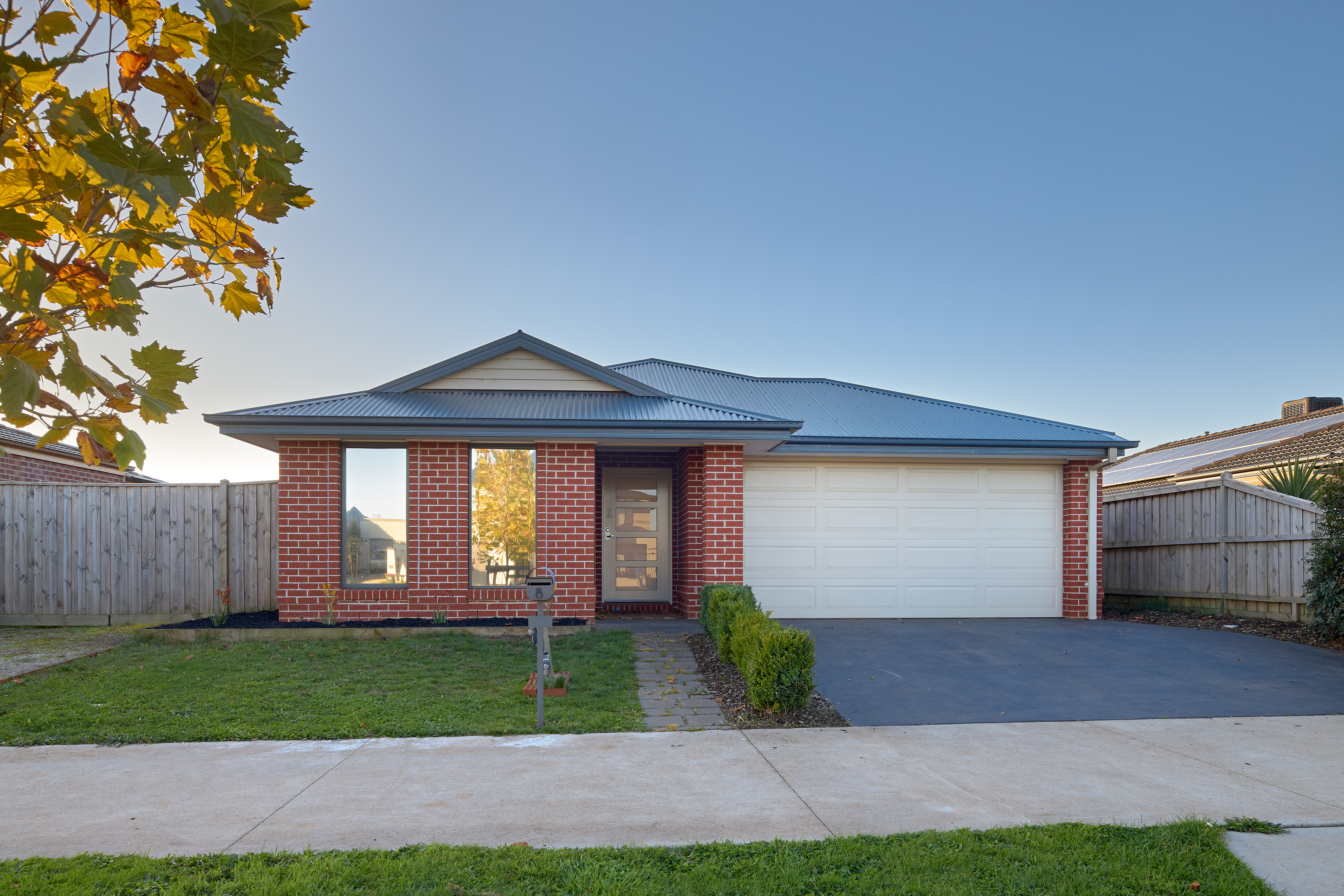 8 Paramount Drive, Warragul VIC