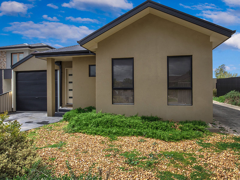 1/4 Vine Court, BRAYBROOK