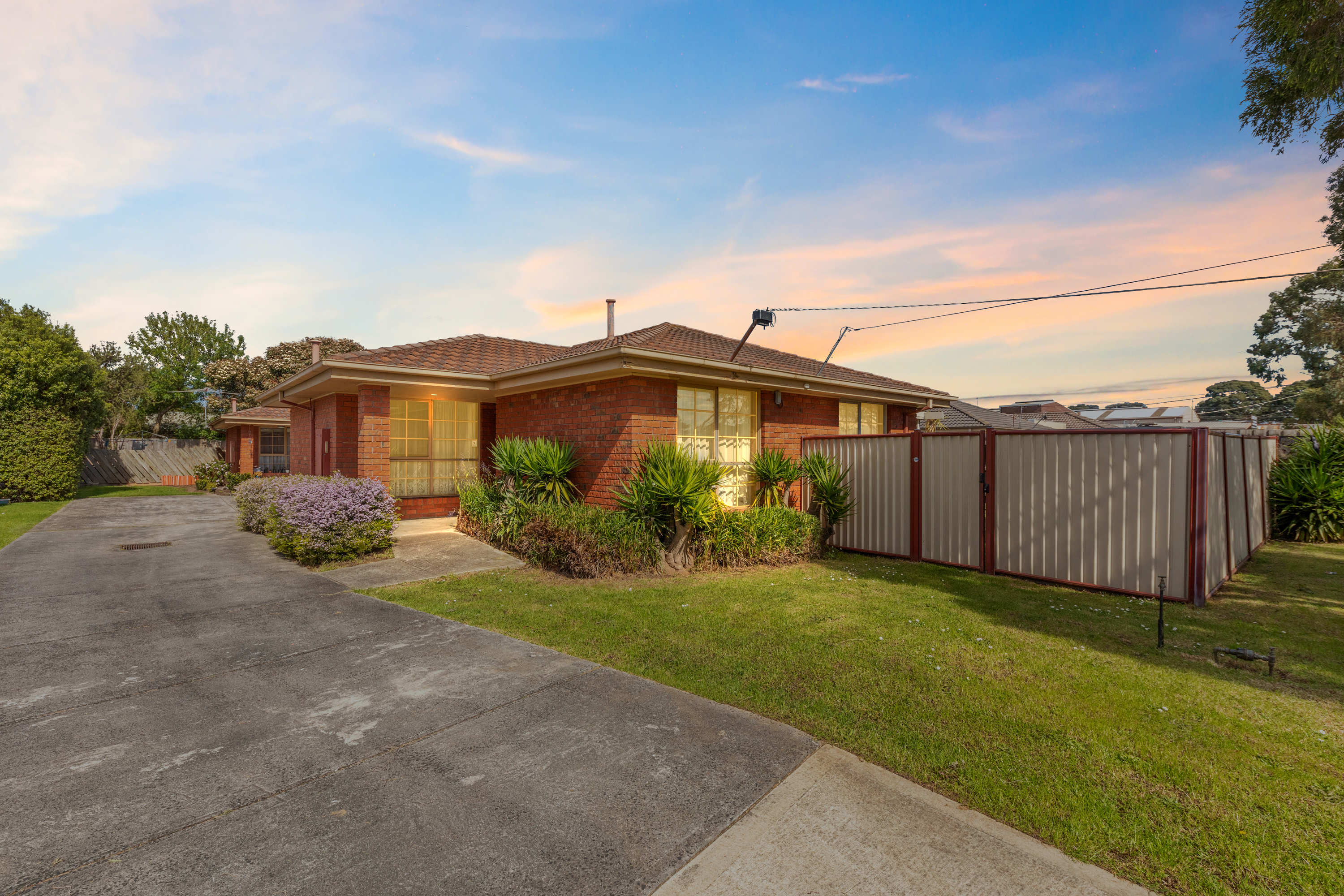 1/10 Bowen Street, Cranbourne VIC