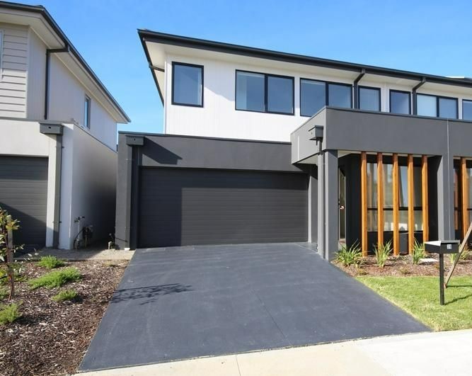 28 Llano Circuit, Berwick VIC