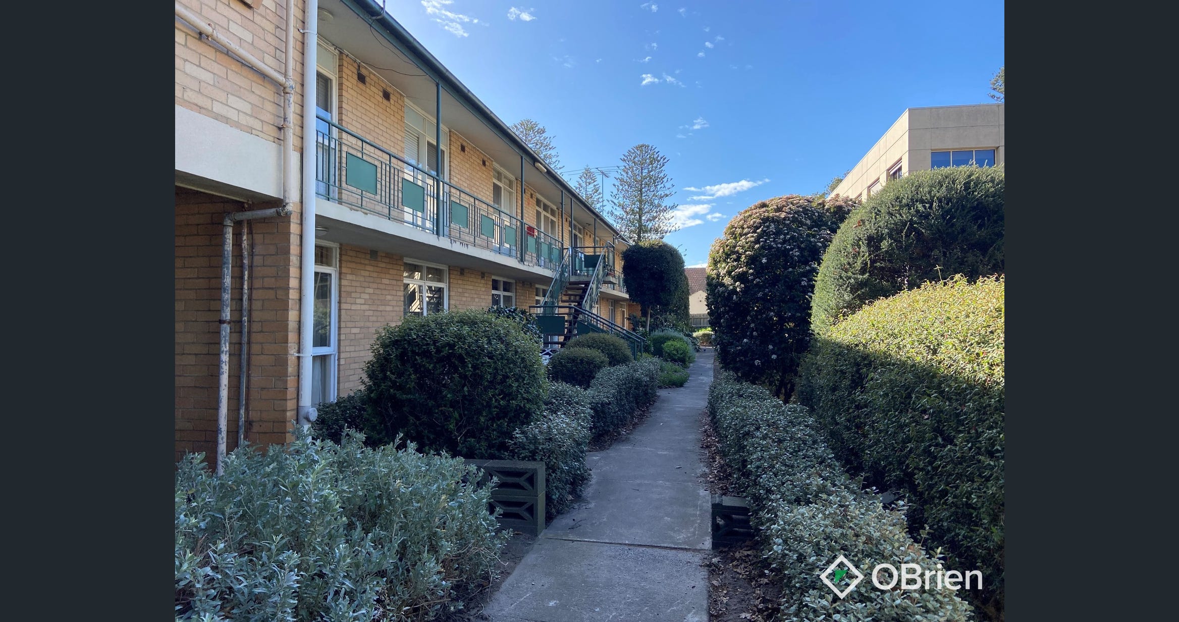 8/4 Plowman Place, Frankston