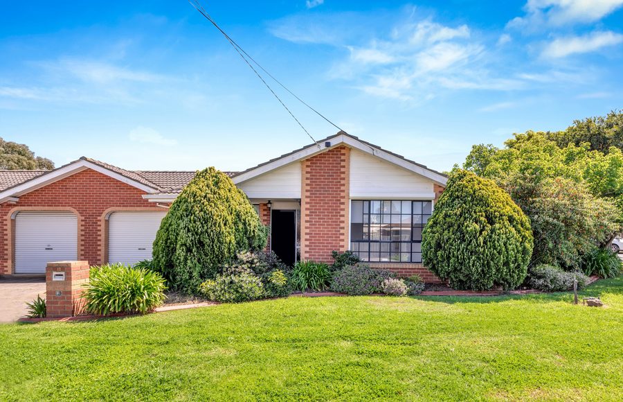 12 Hogan Grove, Werribee