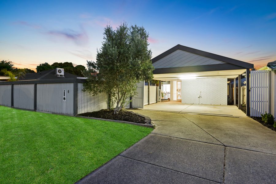 4 Warrindale Close, Langwarrin VIC