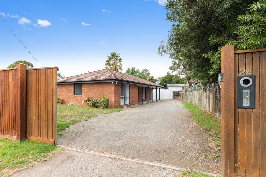 24 Warneet Road, Blind Bight VIC