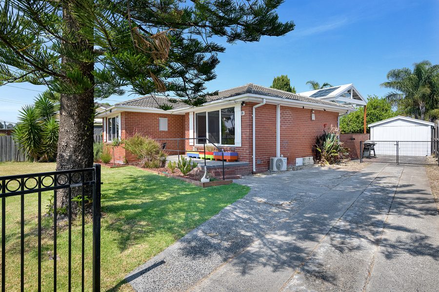 20 Mulberry Crescent, Frankston North VIC
