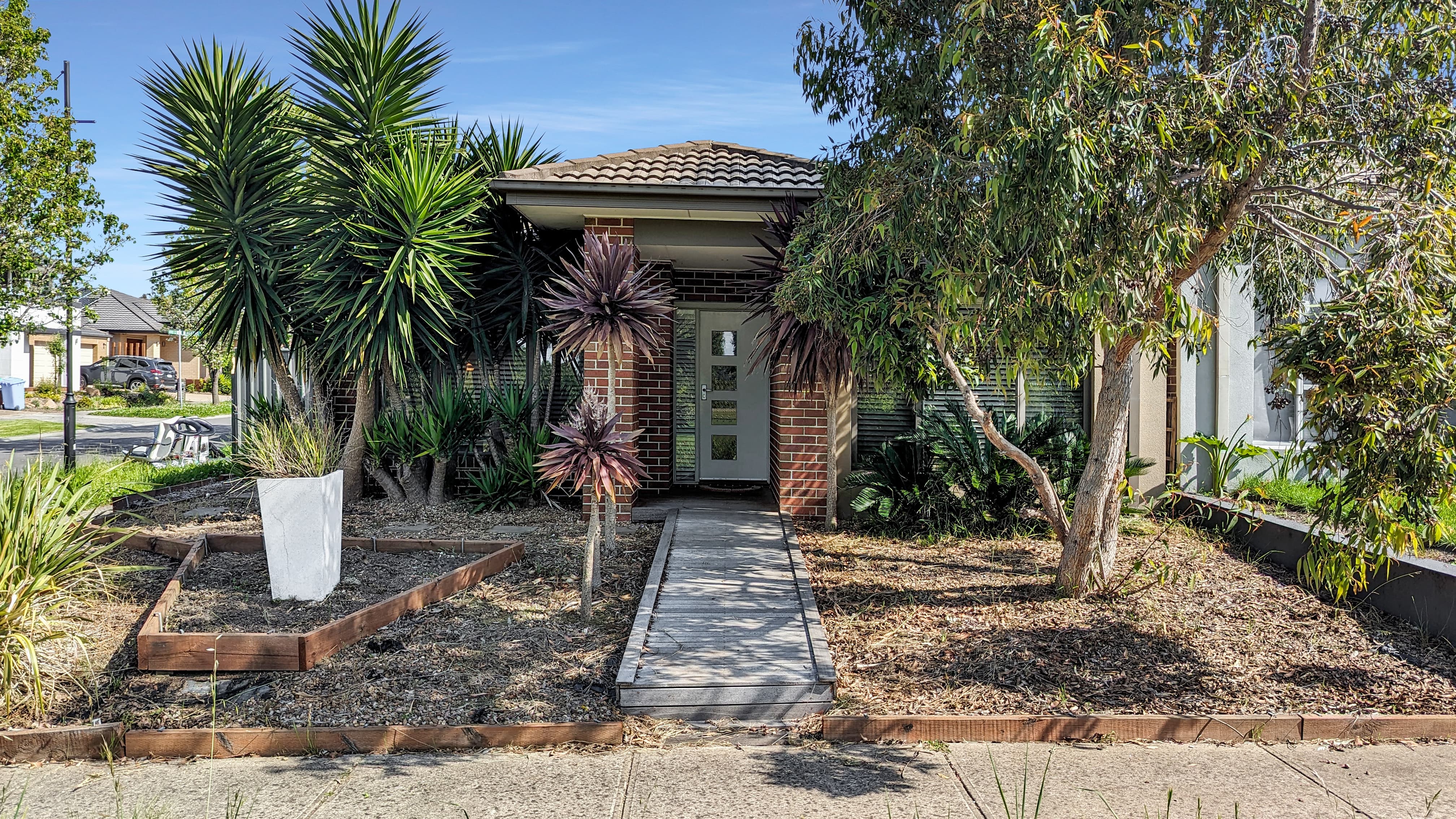 12 Agathis Alley, Cranbourne North VIC