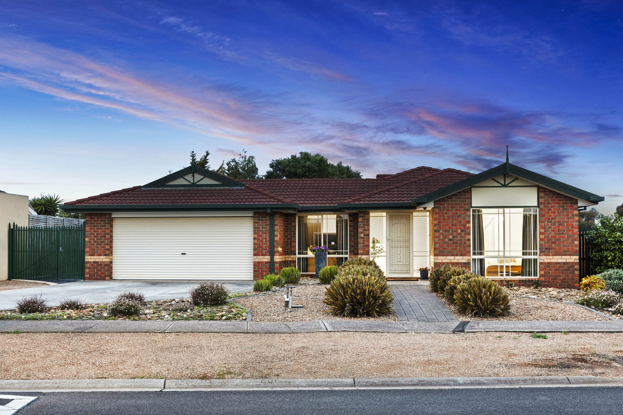 17 Joseph Drive, Hillside VIC