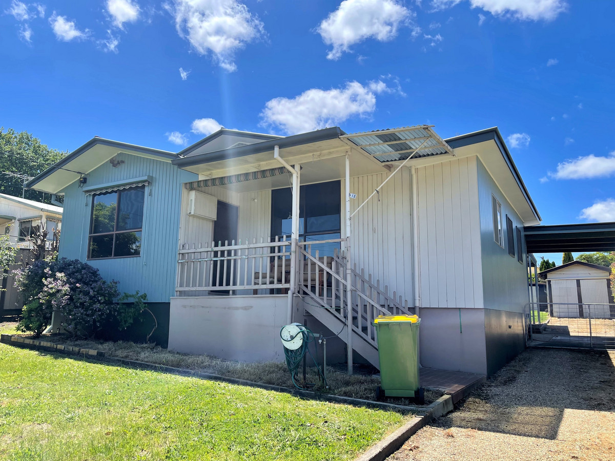16 Centre Avenue, Eildon VIC