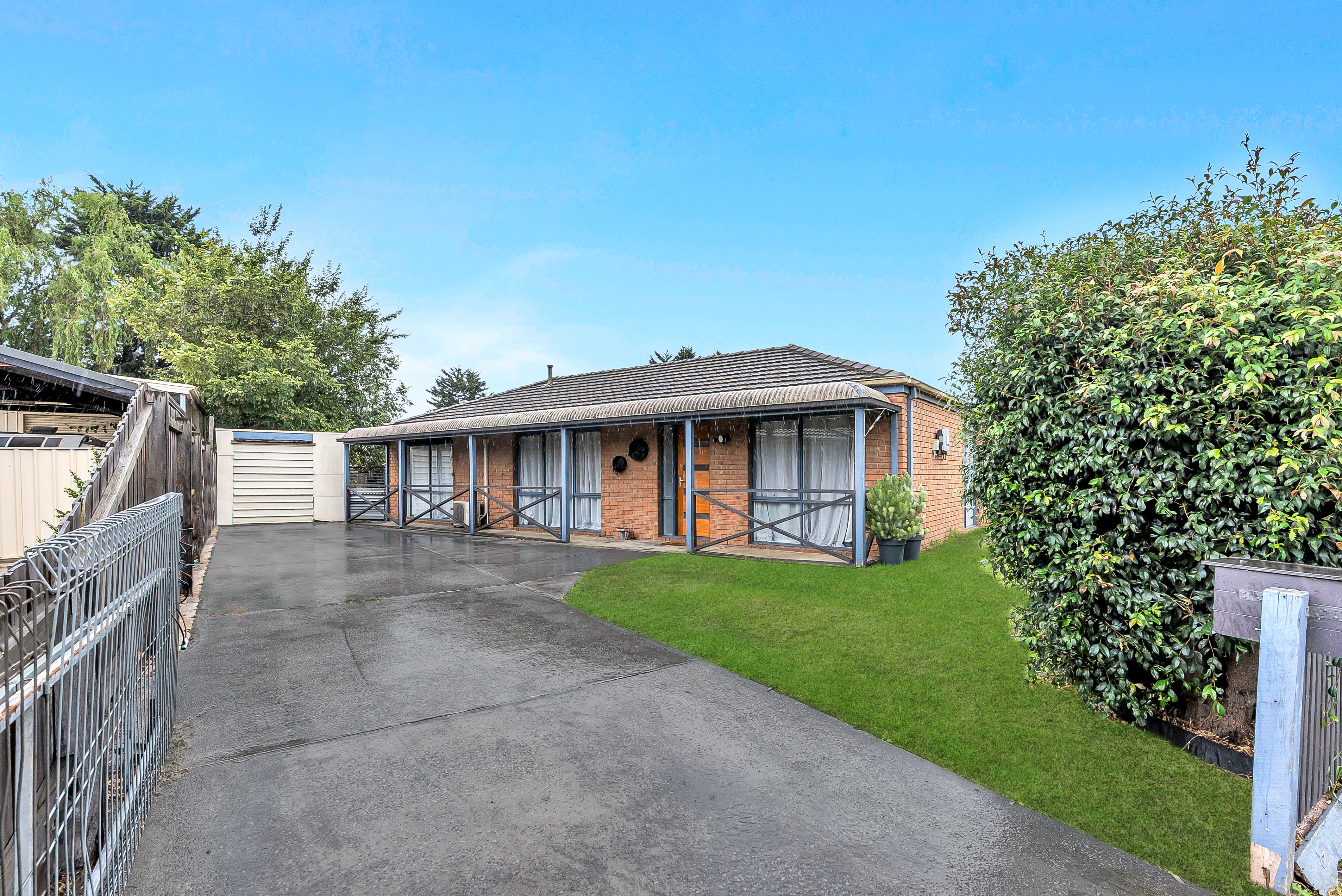 98 Clairmont Avenue, Cranbourne VIC