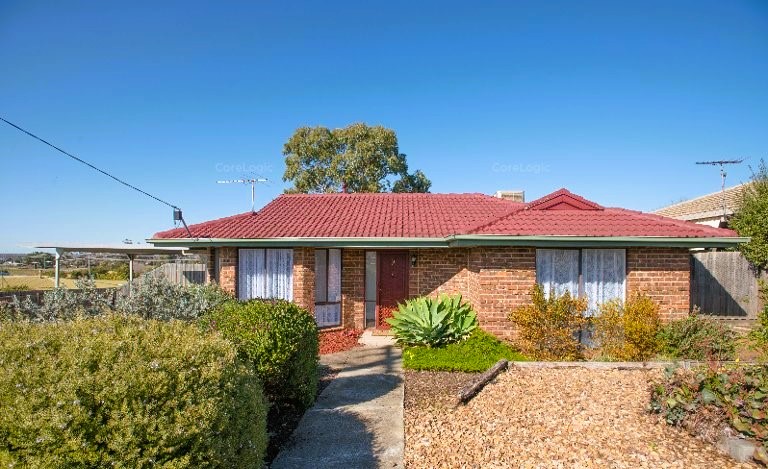 9 Taylor Drive, Darley VIC