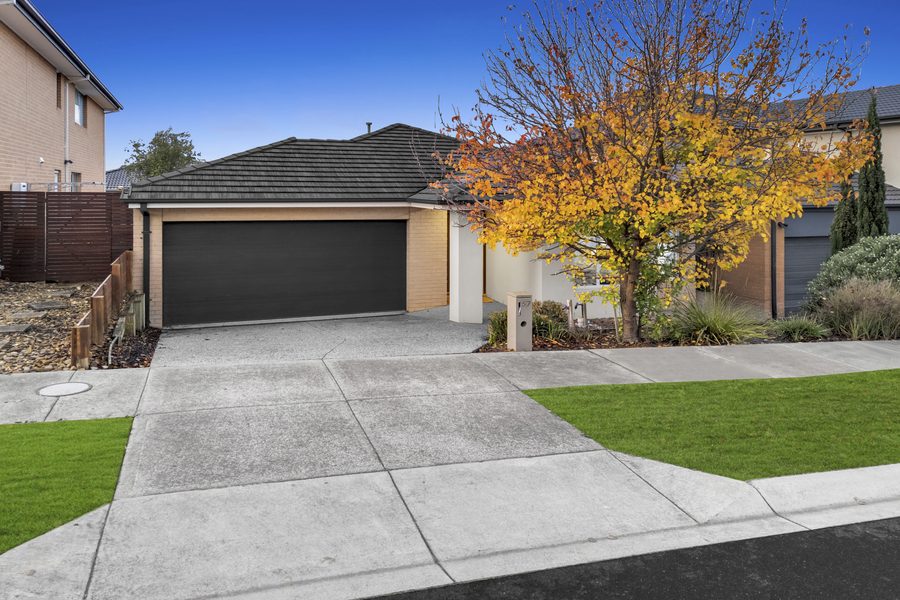 57 Graziers Crescent, Clyde North VIC