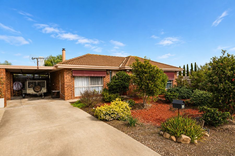 31 Callistemon Court, Lucknow VIC