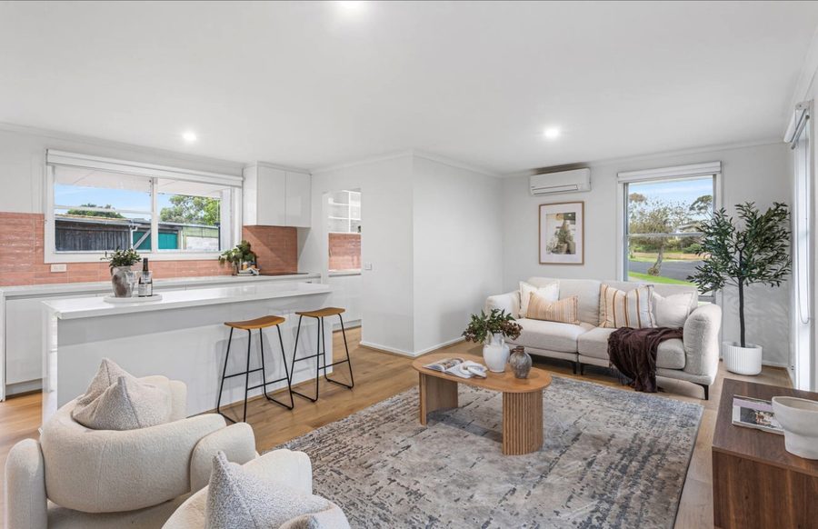 15 Robertson Drive, Mornington VIC