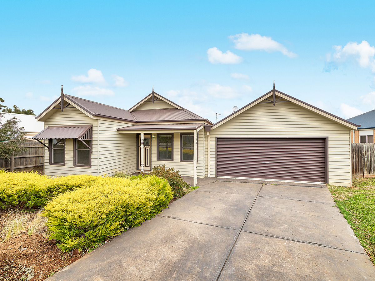 25 Clifford Drive, Drouin VIC