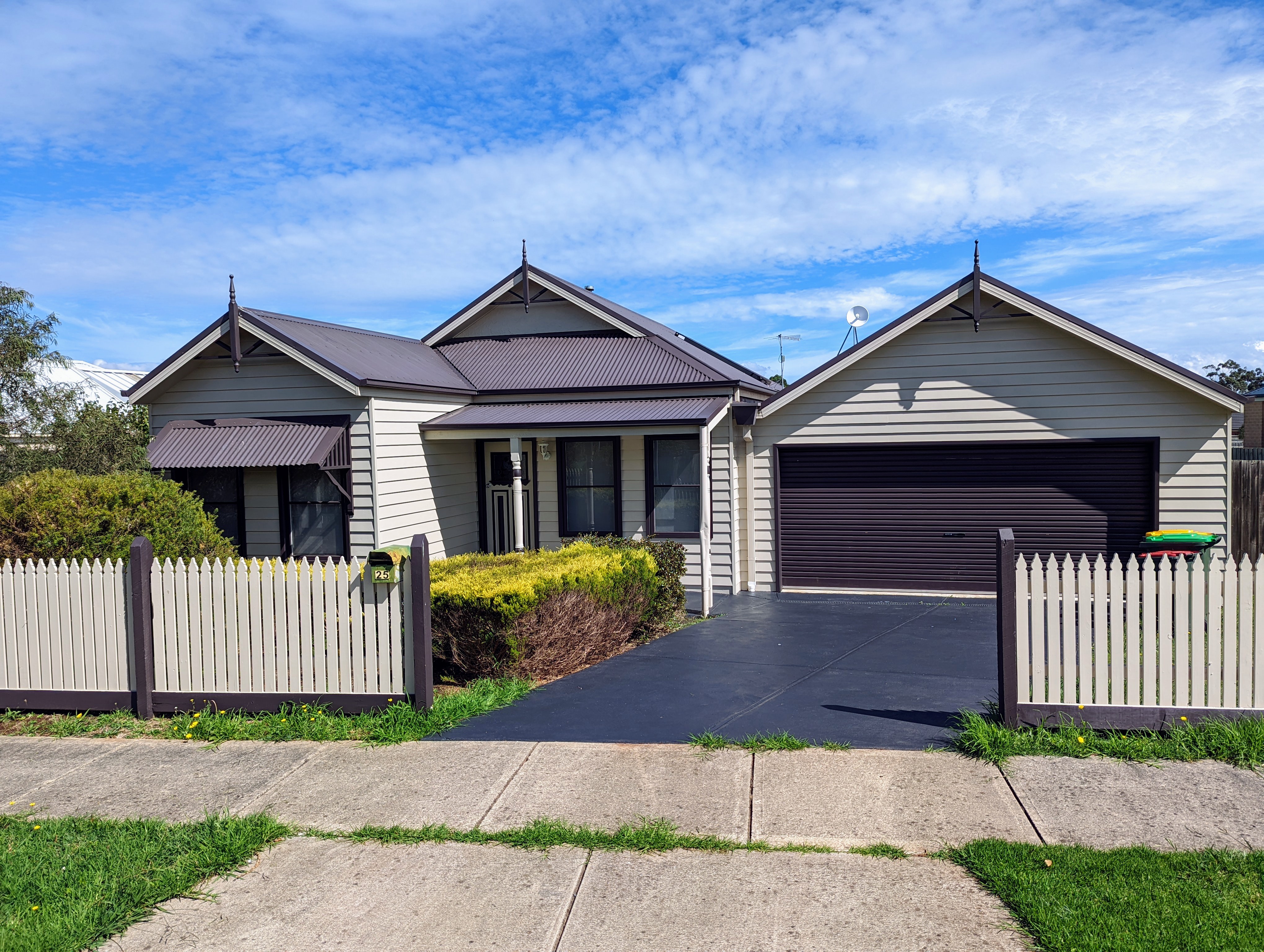 25 Clifford Drive, Drouin VIC