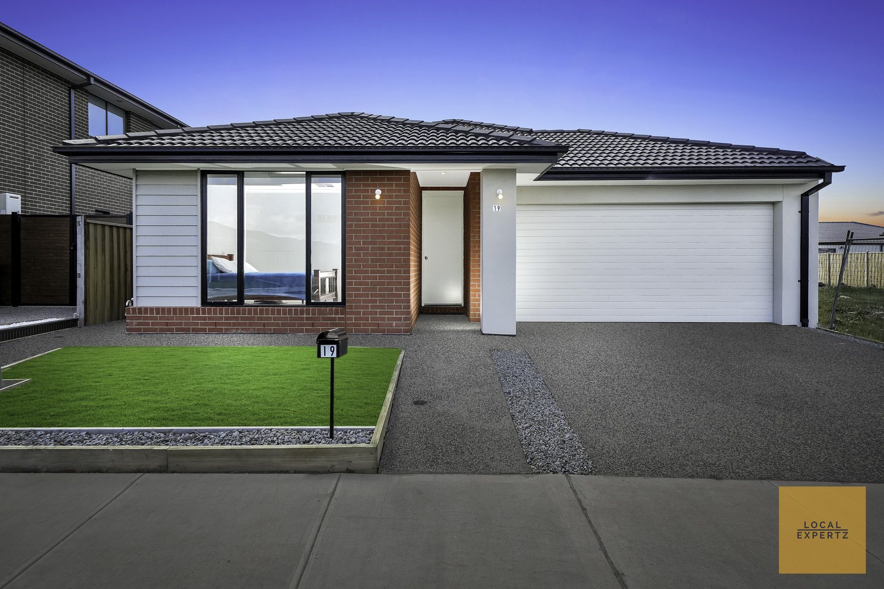 19 Aporta Avenue, Tarneit, VIC — photo 1