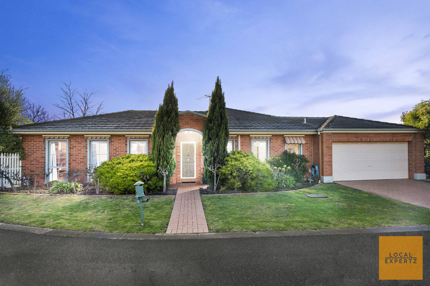 19 Wattletree Drive, Taylors Hill, VIC — photo 1