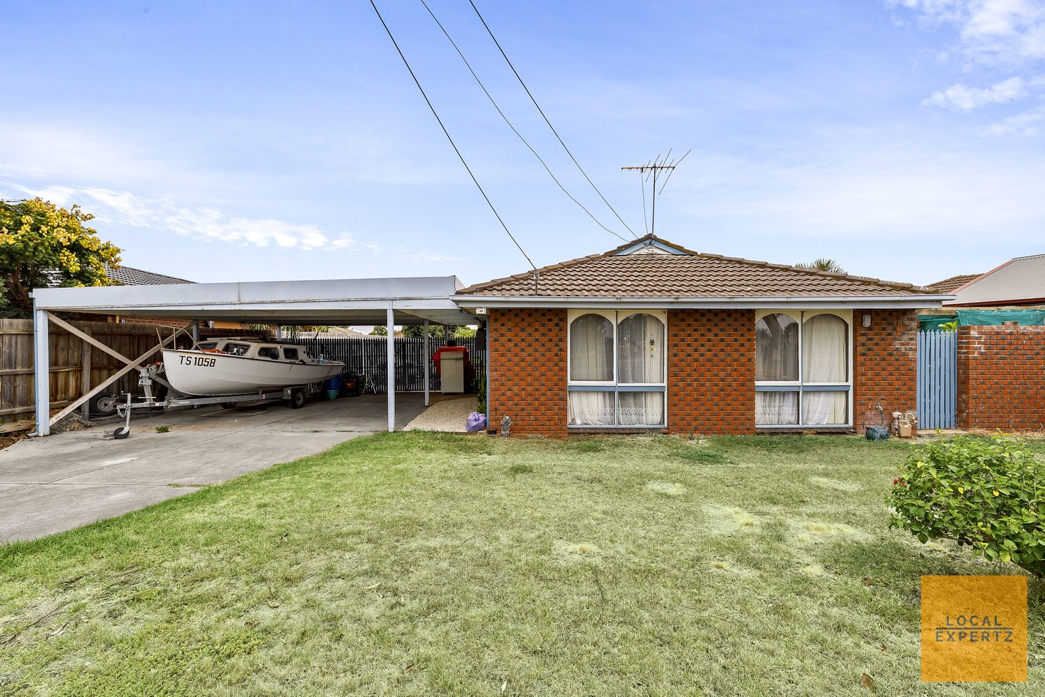 70 Hume Avenue, Melton South, VIC — photo 1