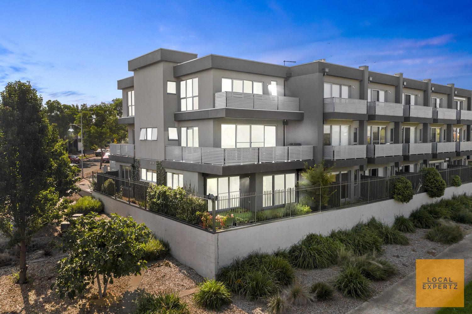 1/13 Greville Street, Caroline Springs, VIC — photo 1