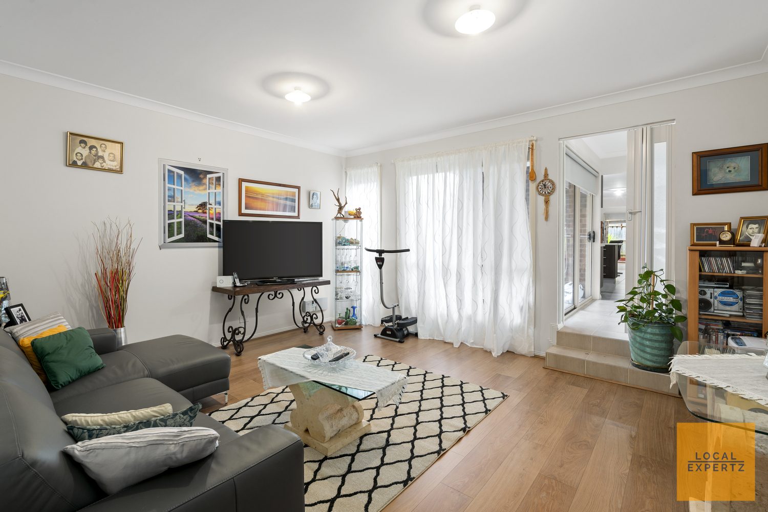 32 Oakpark Drive, Harkness, VIC — photo 1
