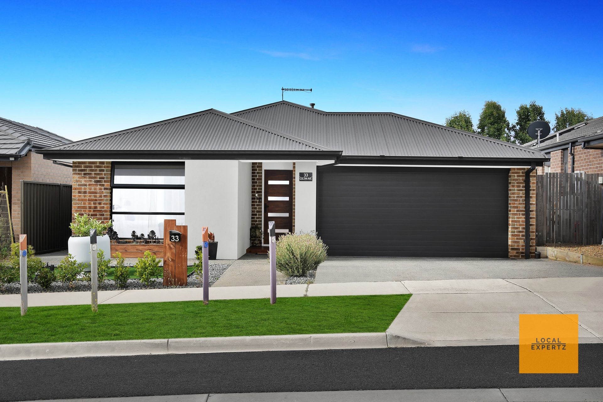 33 Coltan Avenue, Cobblebank, VIC — photo 1