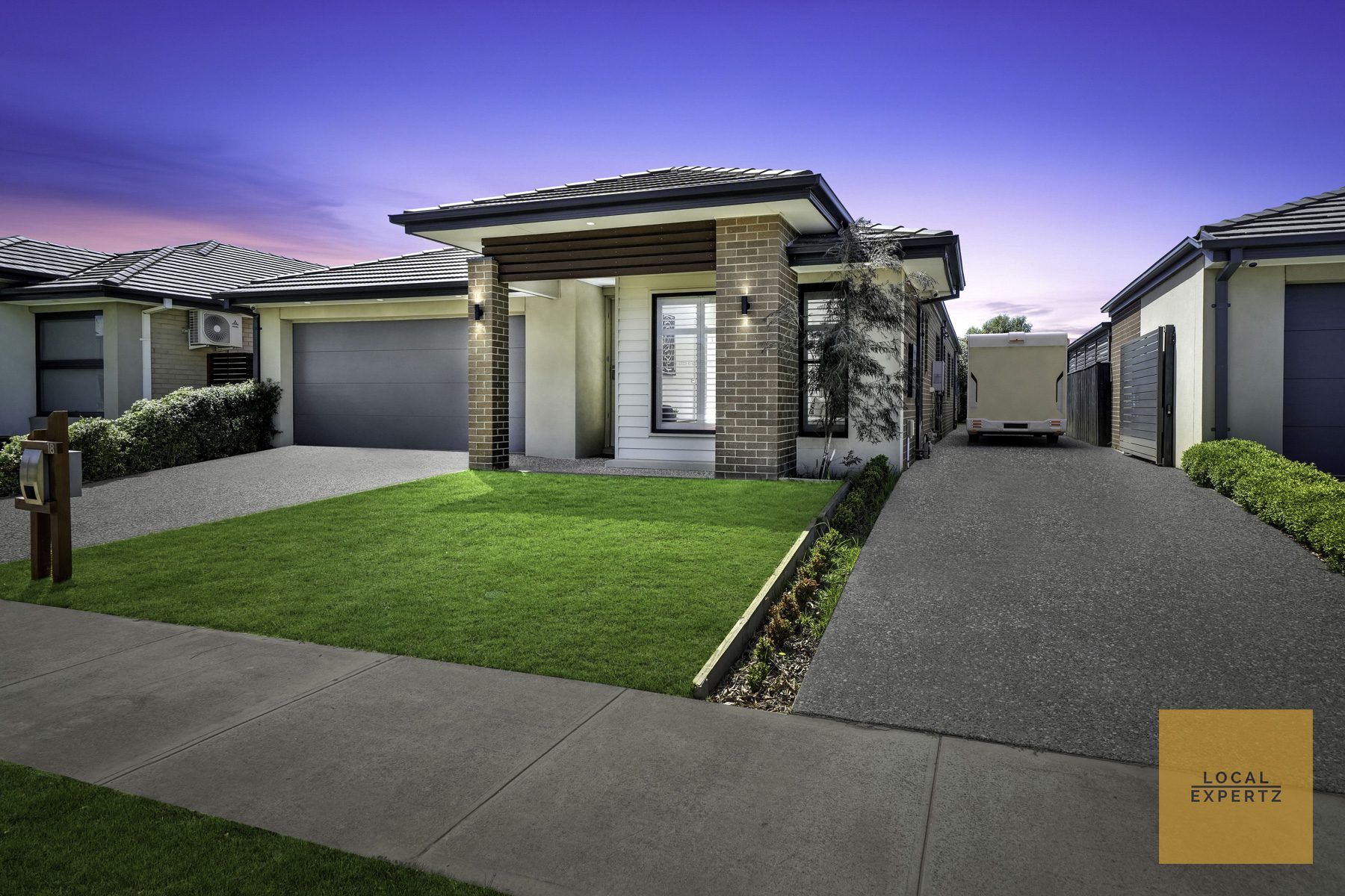 18 Galveston Avenue, Fraser Rise, VIC — photo 1