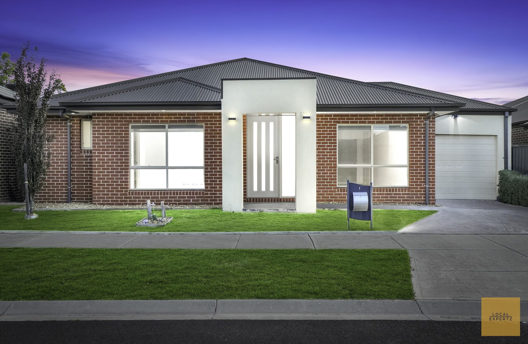 1 Miniata Way, Manor Lakes, VIC — photo 1