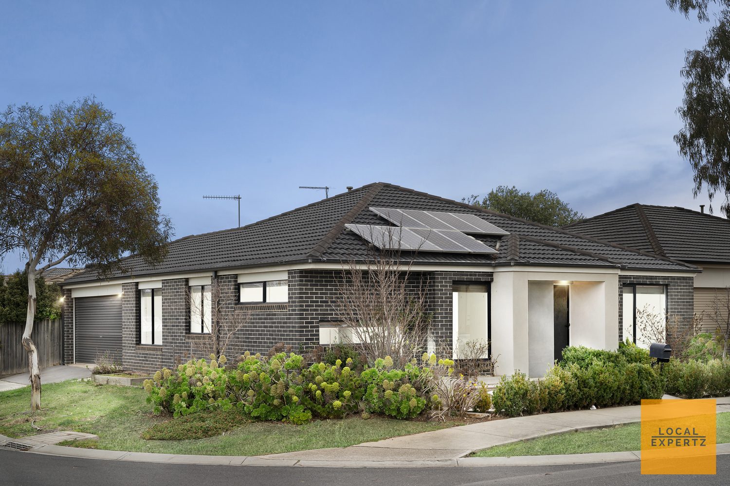 30 Isabella Way, Tarneit, VIC — photo 1