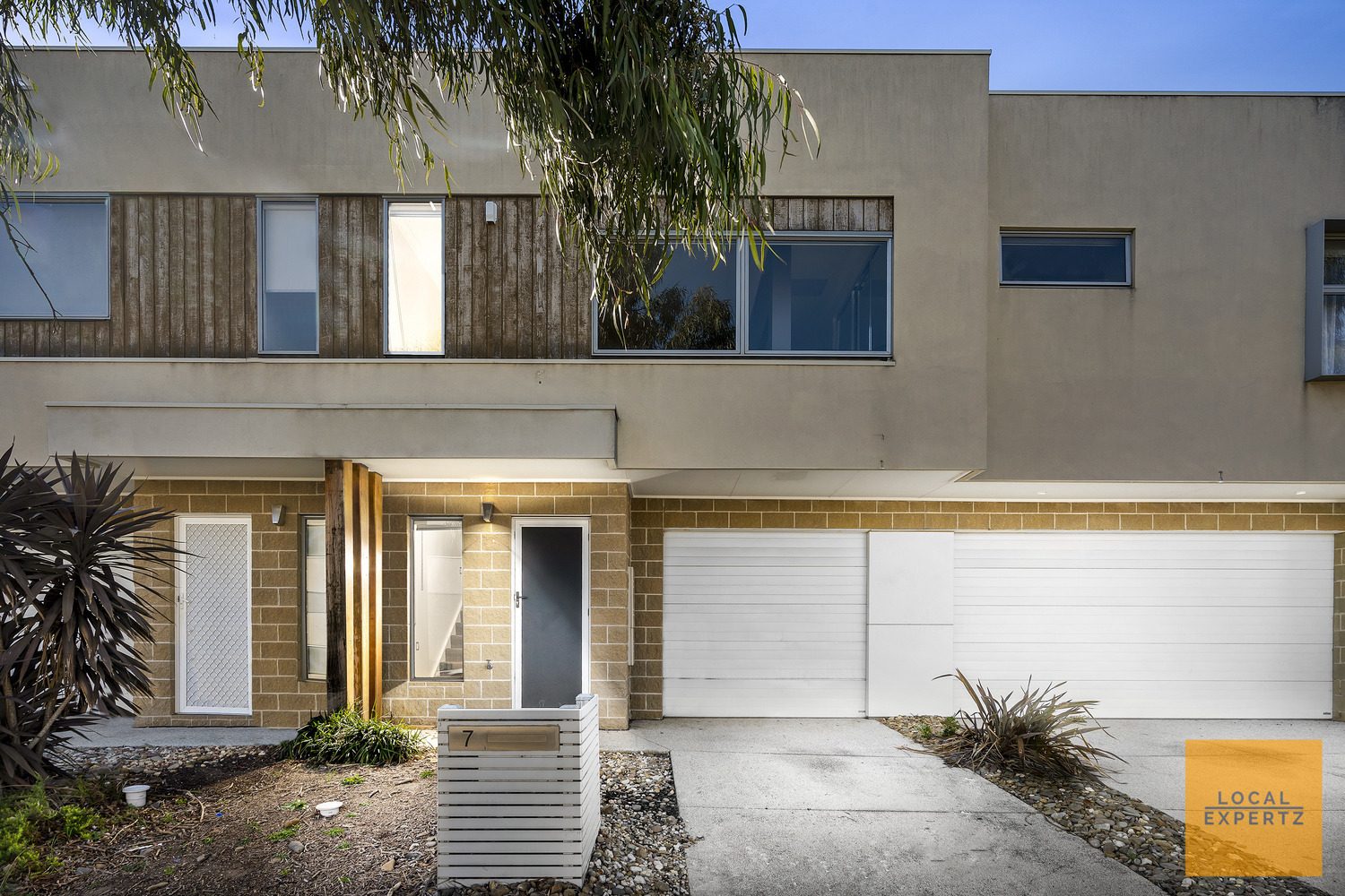 7 Luzon Way, Sunshine West, VIC — photo 1