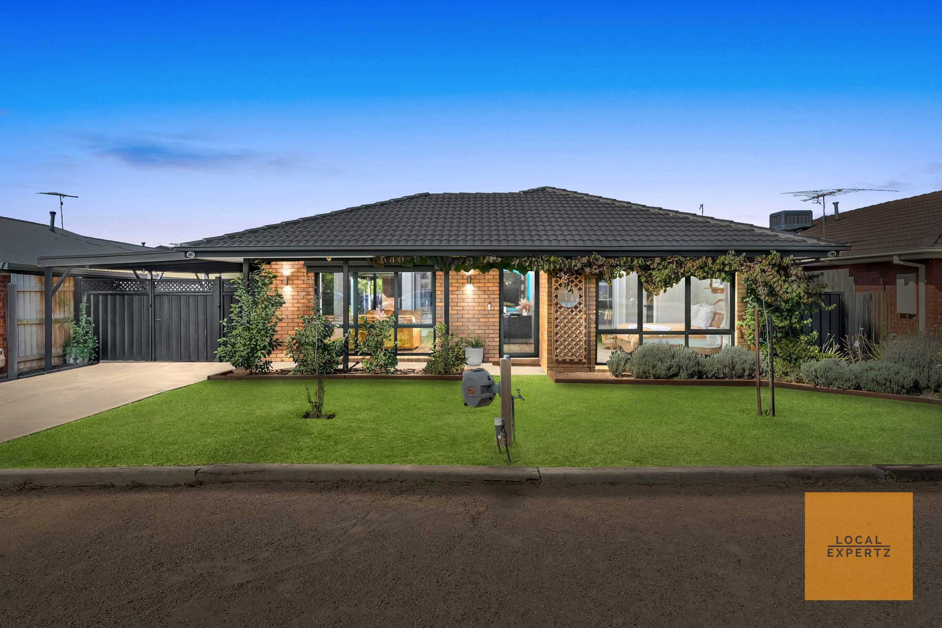 11 Peart Court, Brookfield, VIC — photo 1