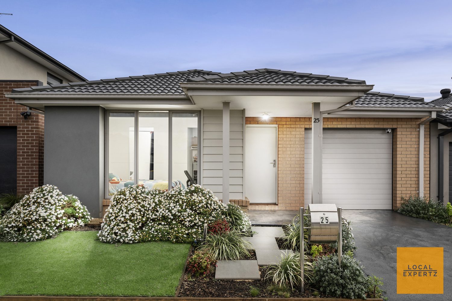 25 Westbury Avenue, Rockbank, VIC — photo 1
