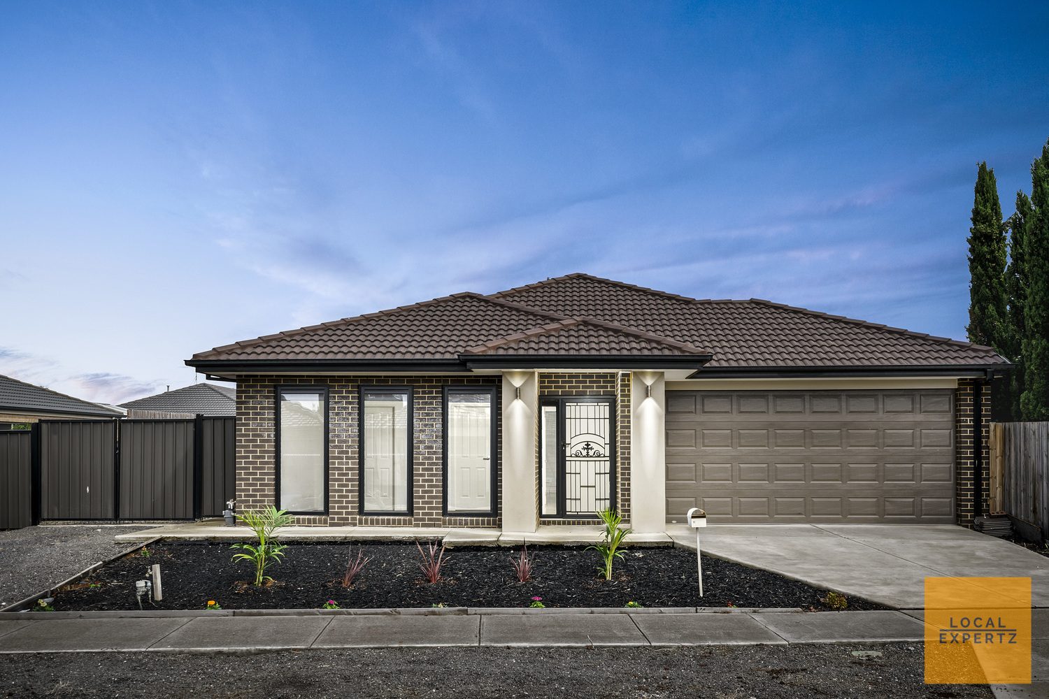 11 Toogoolawah Drive, Melton South, VIC — photo 1