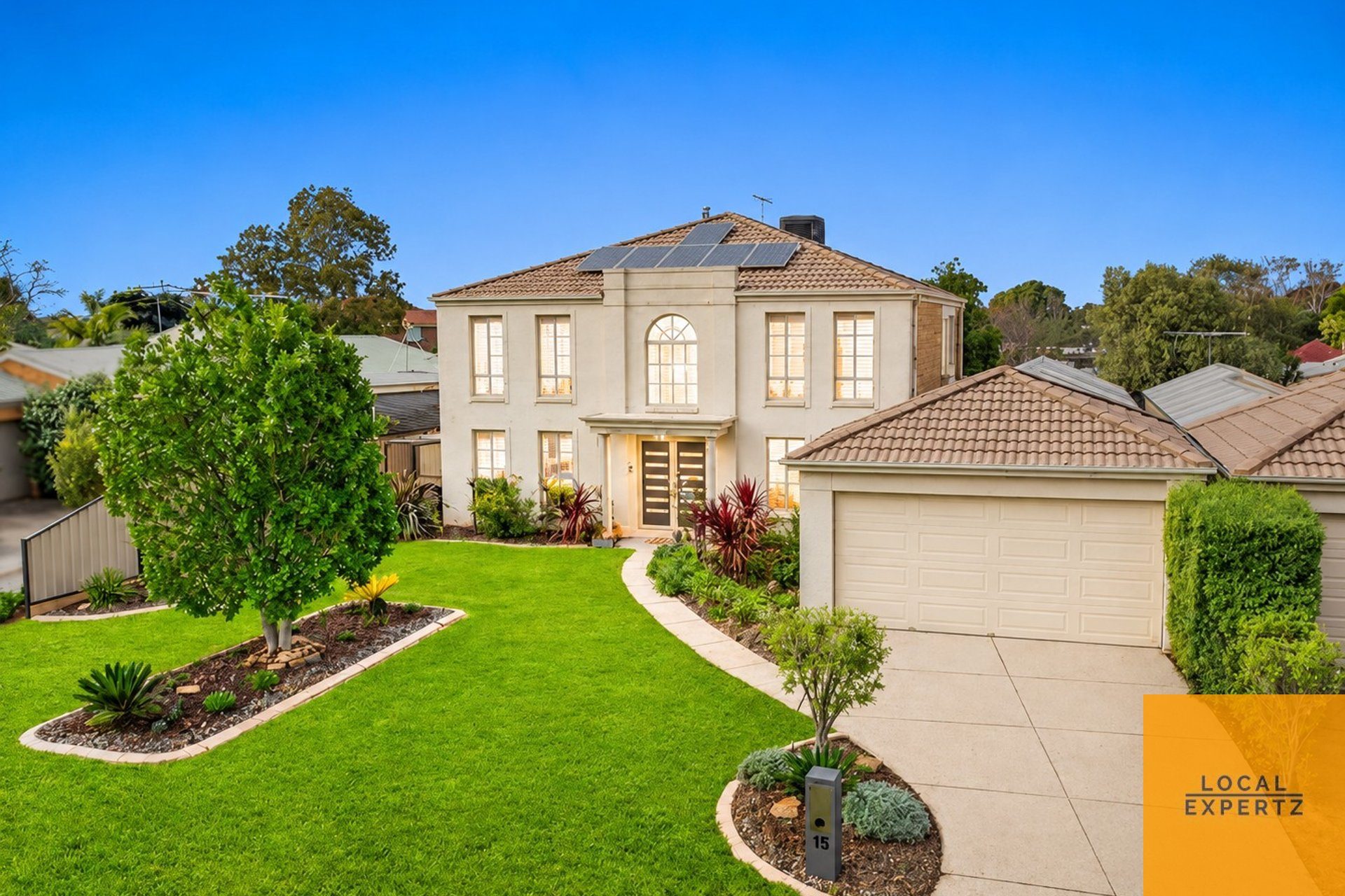 15 Russell Court, Brookfield