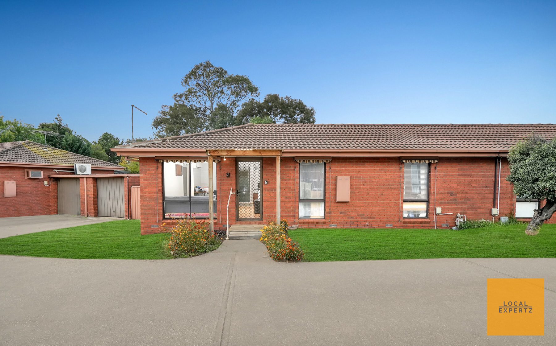 3/4 Brooklyn Road, Melton South, VIC — photo 1