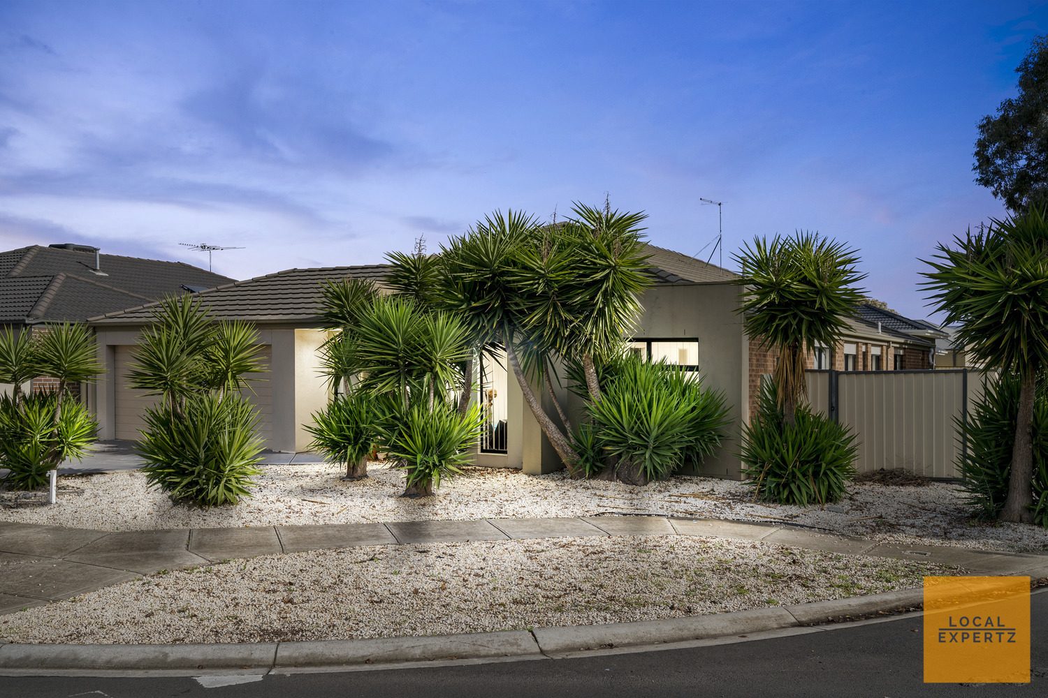 26 Jacaranda Drive, Taylors Hill, VIC — photo 1