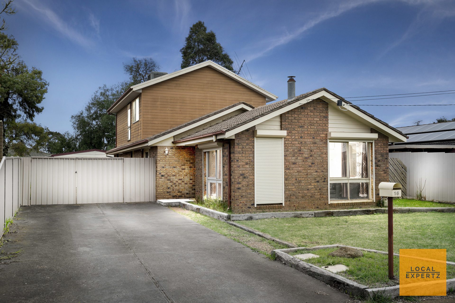 16 Moss Street, Melton South, VIC — photo 1