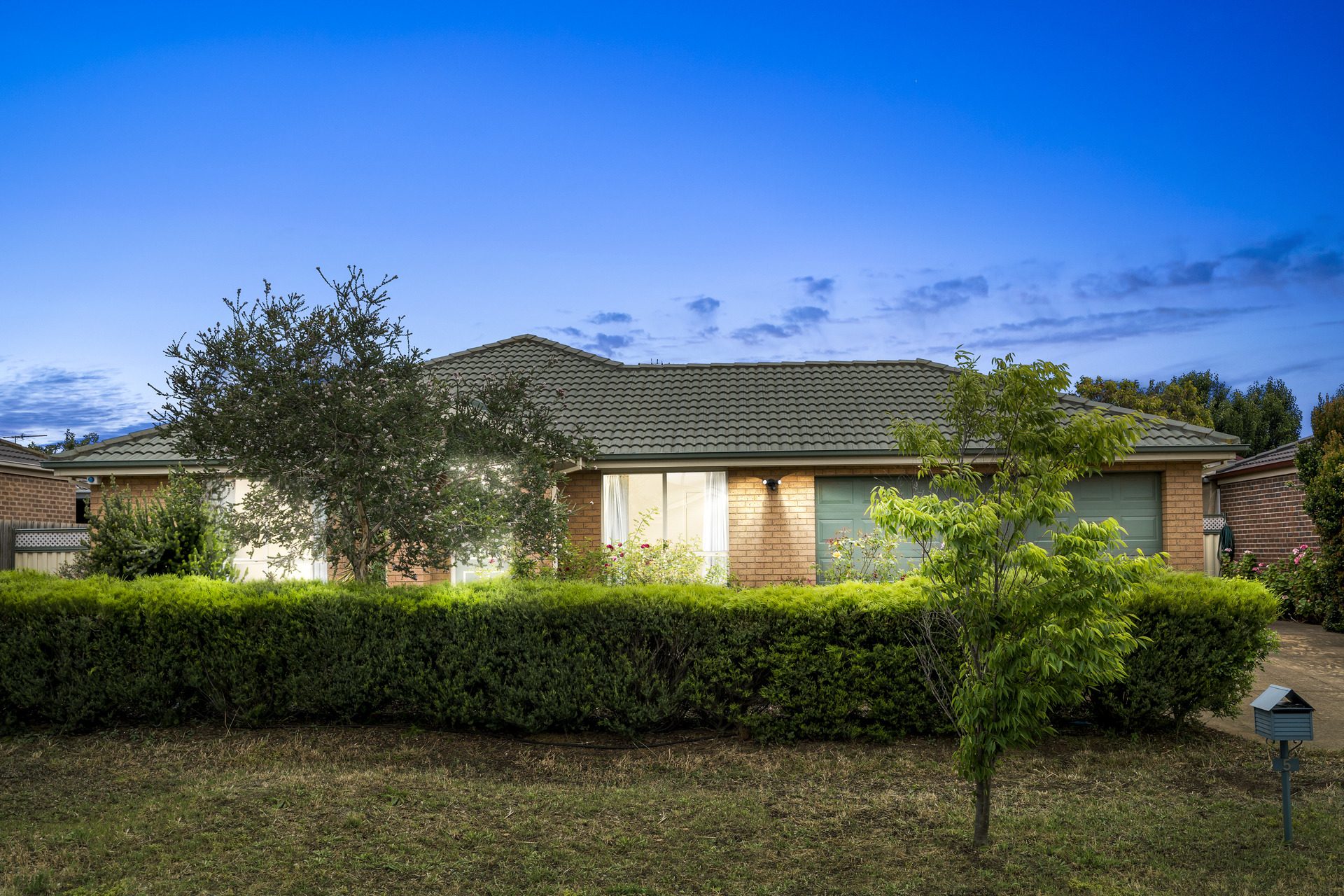5 Glenfield Avenue, Melton West, VIC — photo 1