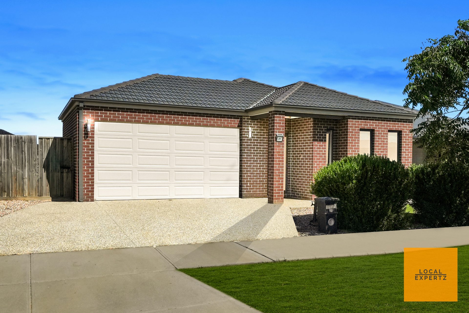 21 Scenic Way, Harkness, VIC — photo 1