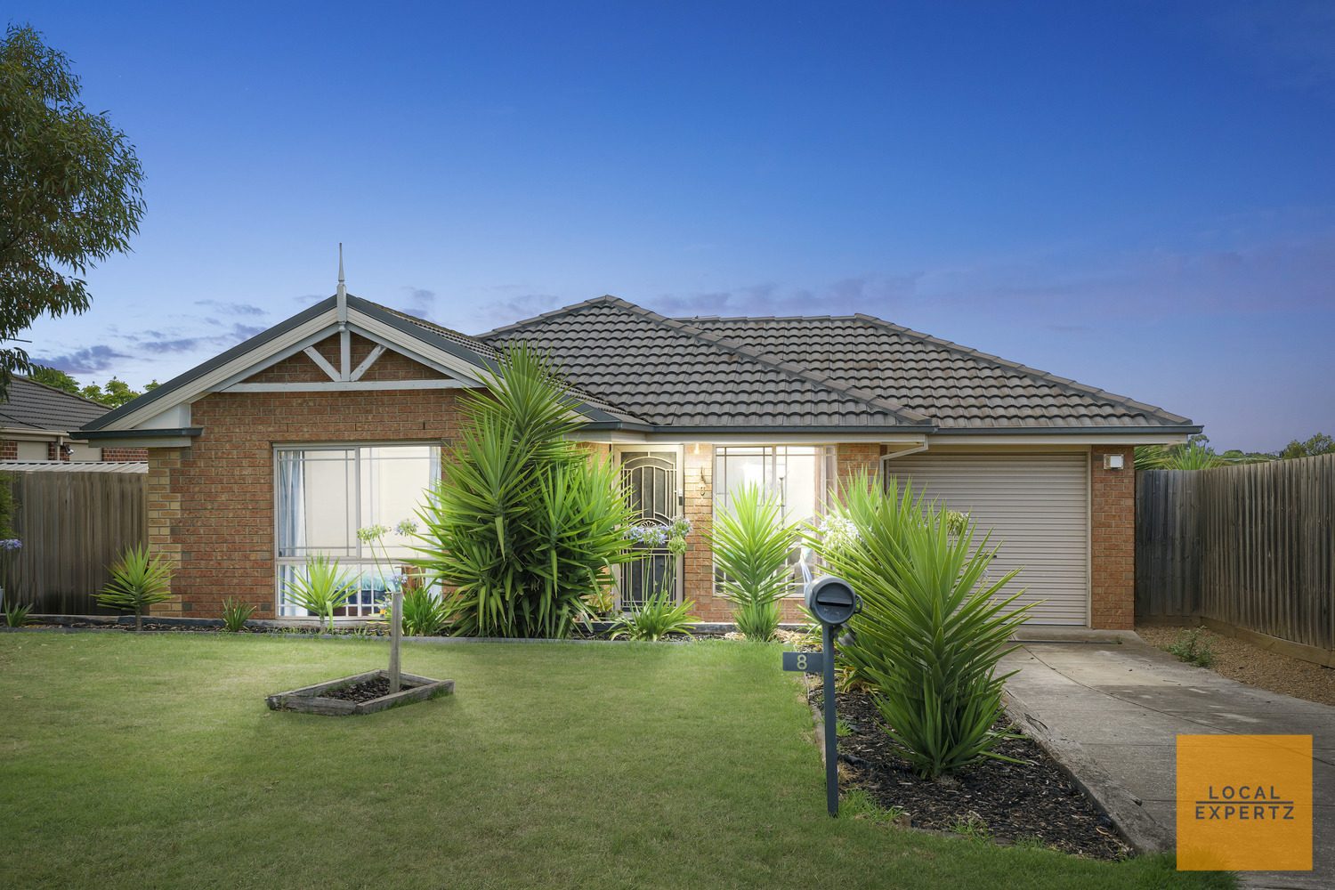 8 Emerald Court, Harkness, VIC — photo 1