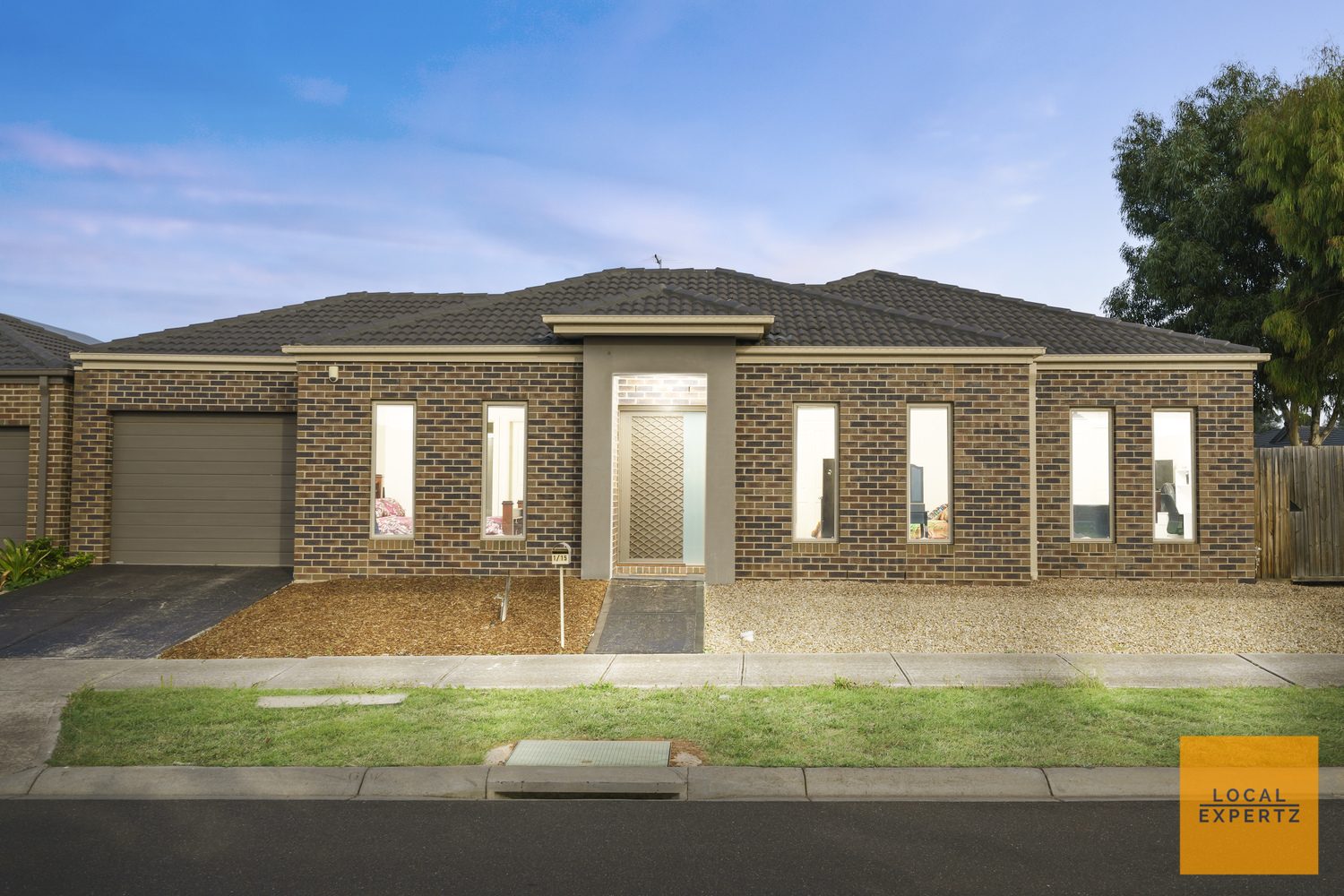 1/15 Carramar Drive, Harkness, VIC — photo 1