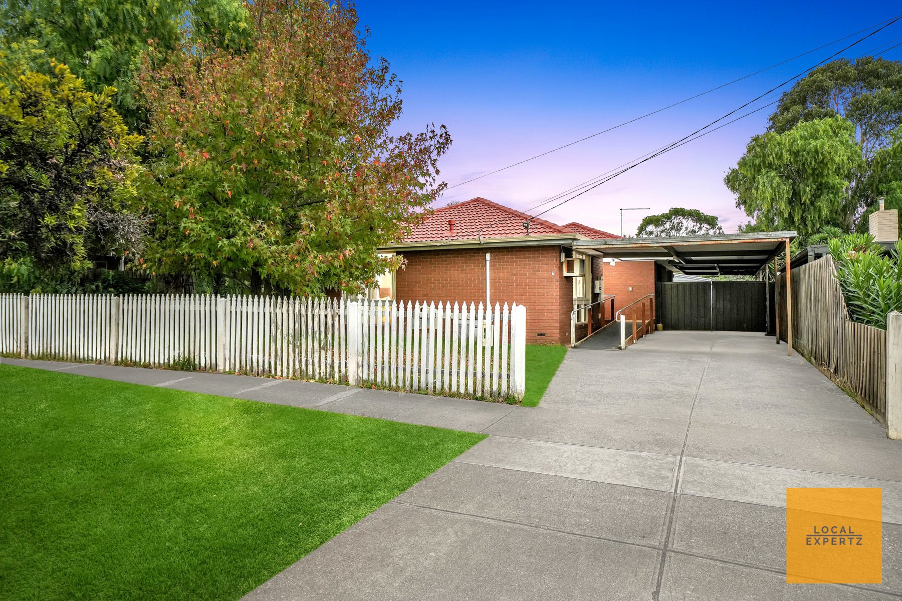 7 Fraser Street, Melton South, VIC — photo 1