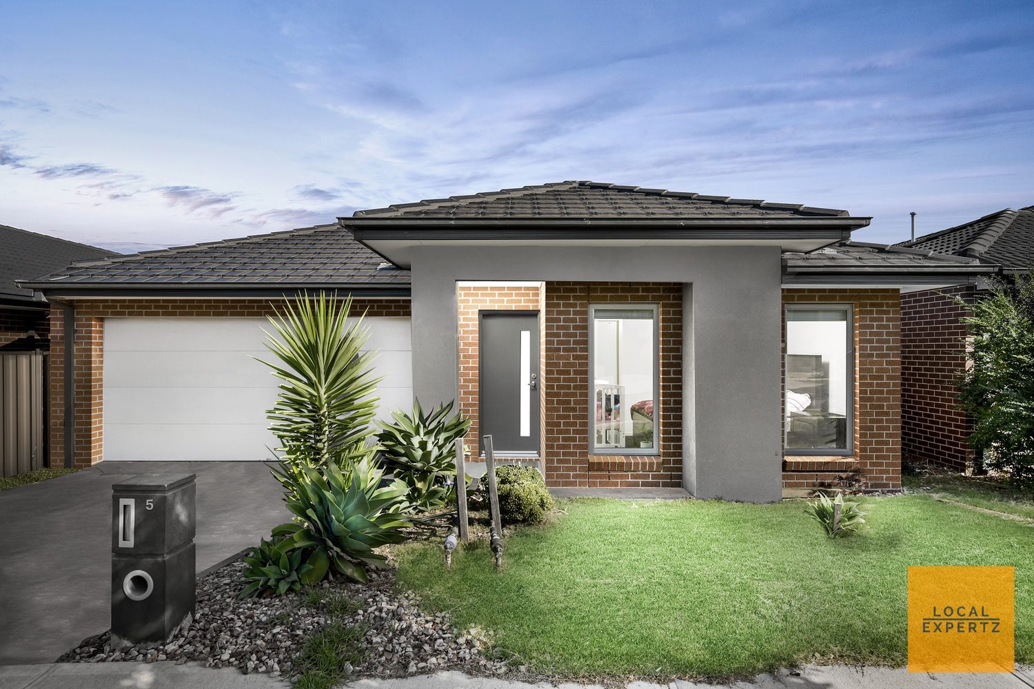 5 Mossman Grove, Cobblebank, VIC — photo 1