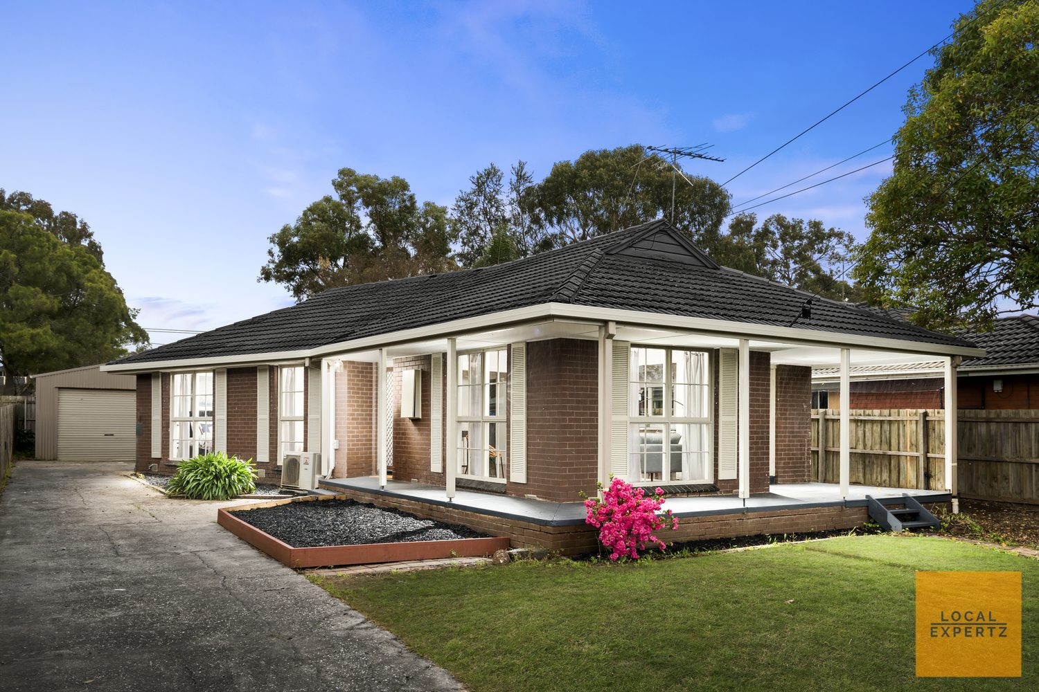 40 Manson Drive, Melton South, VIC — photo 1