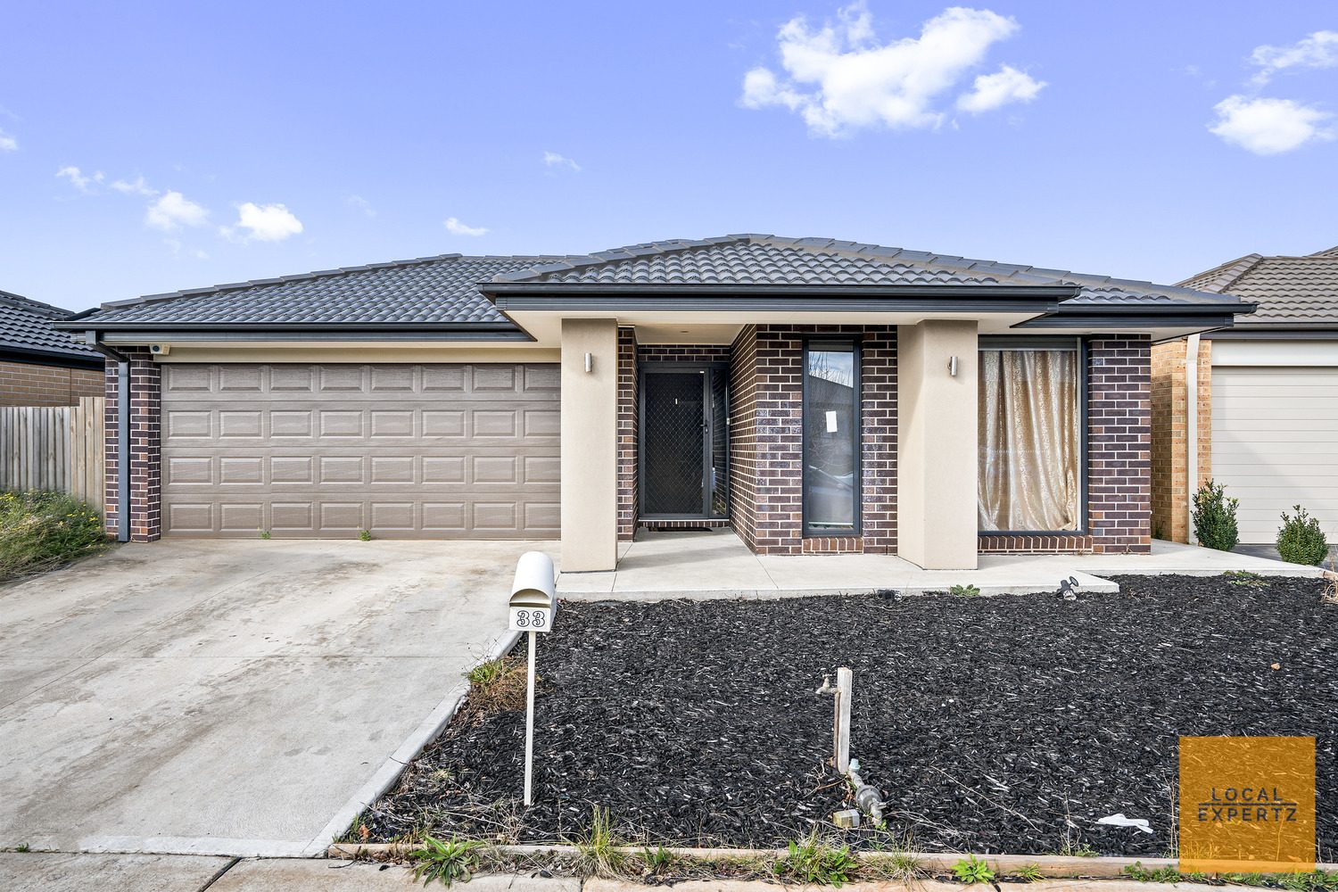 33 Clement Way, Melton South, VIC — photo 1