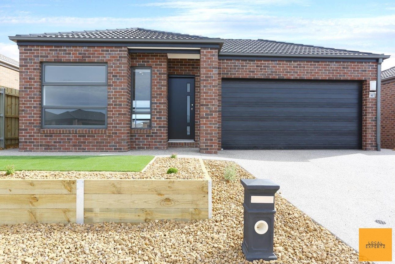92 Claret Ash Boulevard, Harkness, VIC — photo 1