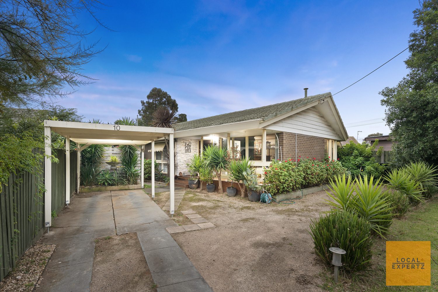 10 Swan Street, Melton, VIC — photo 1